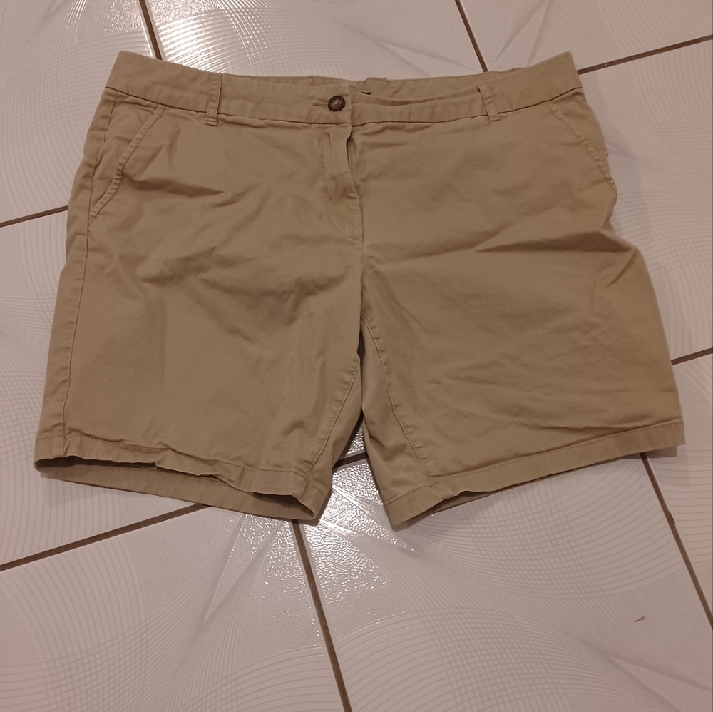 4/$40 Beige Cotton Shorts - Size 16 (1X)